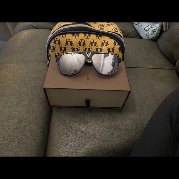 Louis Vuitton glasses 👓 - Picture 5 of 6